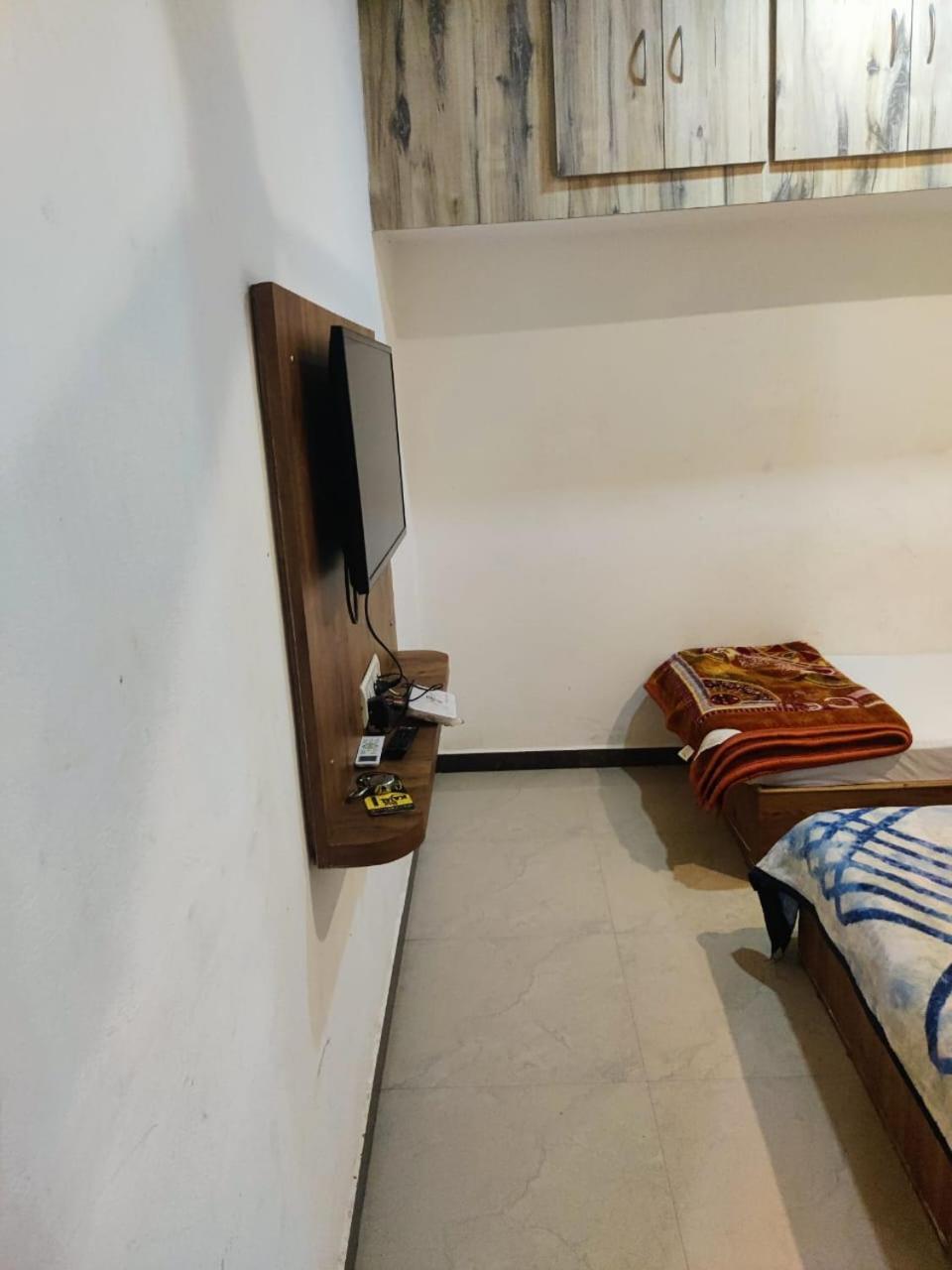 Hotel Amritam Inn อุจเจน ภายนอก รูปภาพ